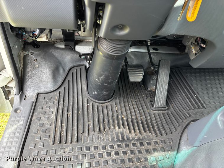 image for item FG0506 2016 Isuzu NQR box truck