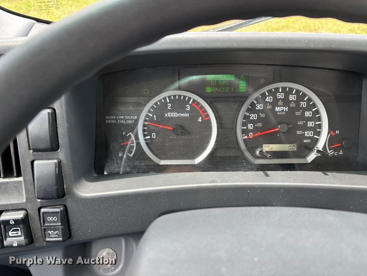 image for item FG0506 2016 Isuzu NQR box truck