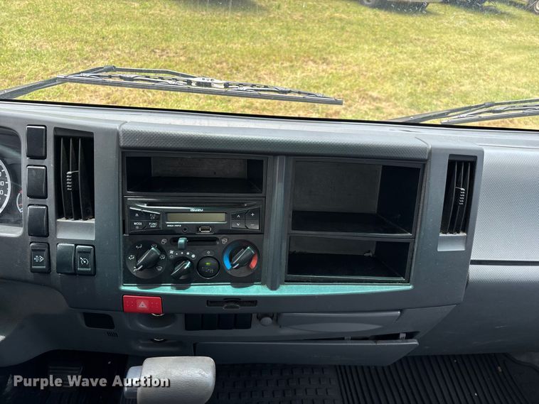 image for item FG0506 2016 Isuzu NQR box truck