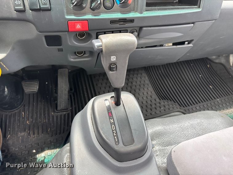 image for item FG0506 2016 Isuzu NQR box truck