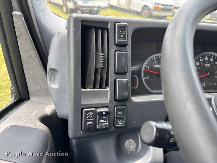 image for item FG0506 2016 Isuzu NQR box truck