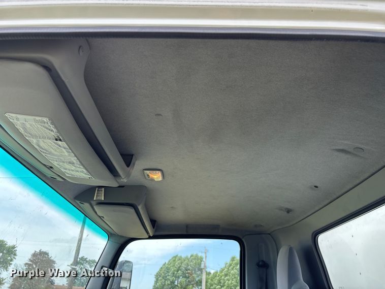 image for item FG0506 2016 Isuzu NQR box truck