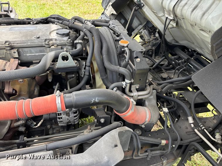 image for item FG0506 2016 Isuzu NQR box truck