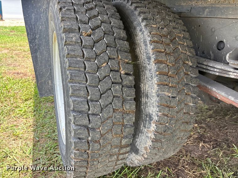 image for item FG0506 2016 Isuzu NQR box truck
