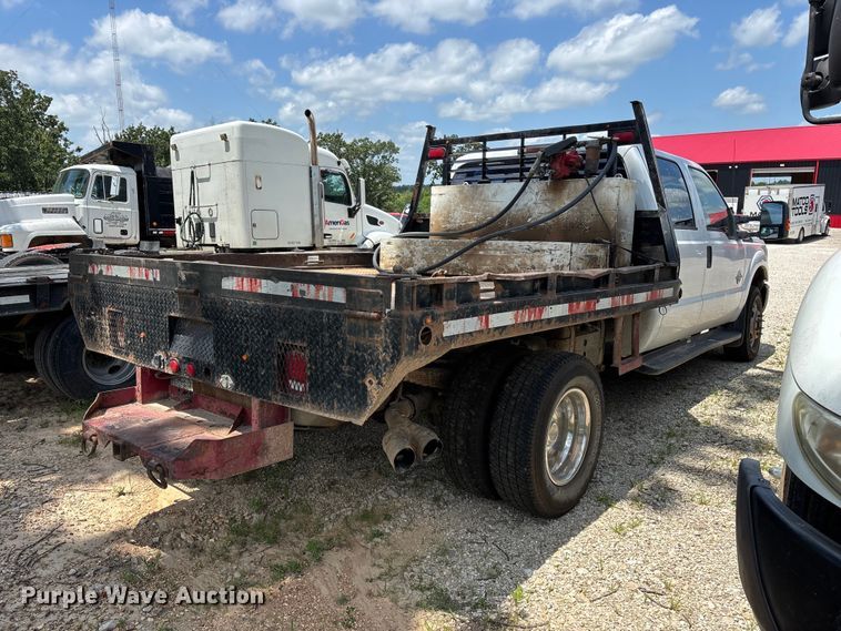 image for item FG0511 2011 Ford F350 Super Duty Crew Cab flatbed pickup truck
