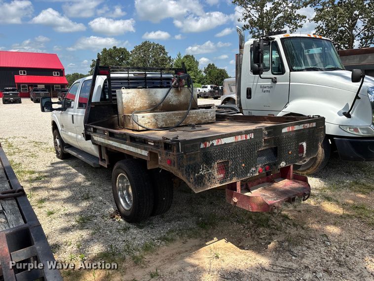 image for item FG0511 2011 Ford F350 Super Duty Crew Cab flatbed pickup truck