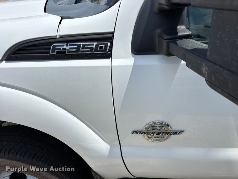 image for item FG0511 2011 Ford F350 Super Duty Crew Cab flatbed pickup truck
