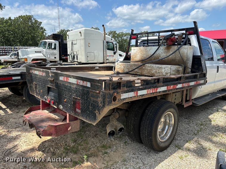 image for item FG0511 2011 Ford F350 Super Duty Crew Cab flatbed pickup truck