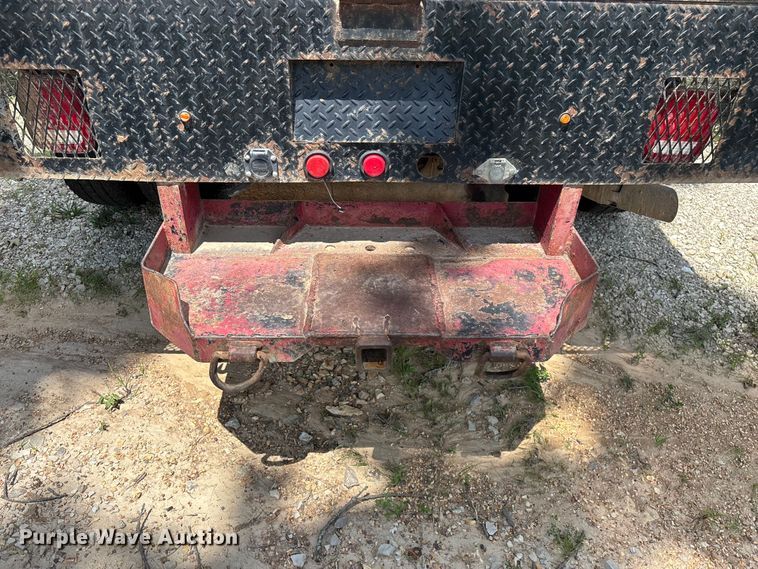 image for item FG0511 2011 Ford F350 Super Duty Crew Cab flatbed pickup truck