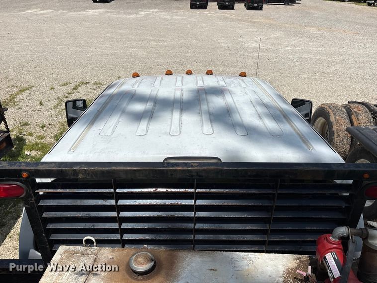 image for item FG0511 2011 Ford F350 Super Duty Crew Cab flatbed pickup truck