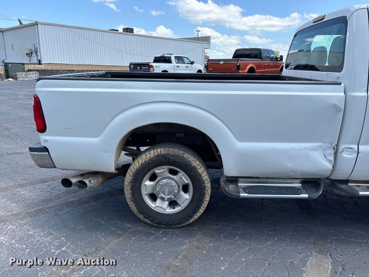 image for item FG0512 2012 Ford F250 Super Duty Crew Cab pickup truck