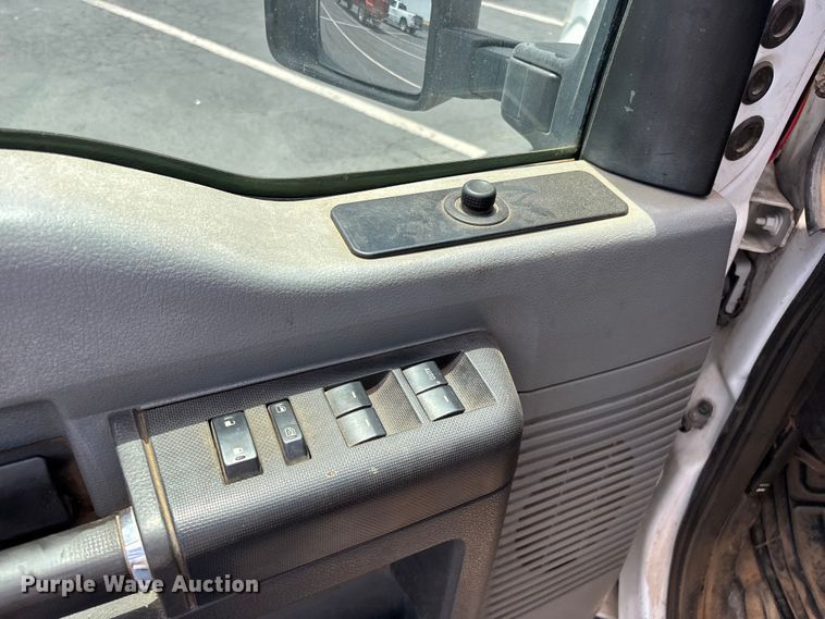image for item FG0512 2012 Ford F250 Super Duty Crew Cab pickup truck