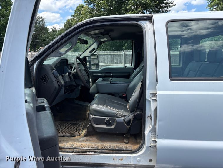 image for item FG0512 2012 Ford F250 Super Duty Crew Cab pickup truck