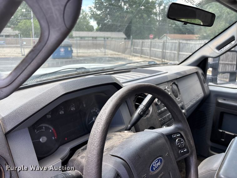 image for item FG0512 2012 Ford F250 Super Duty Crew Cab pickup truck