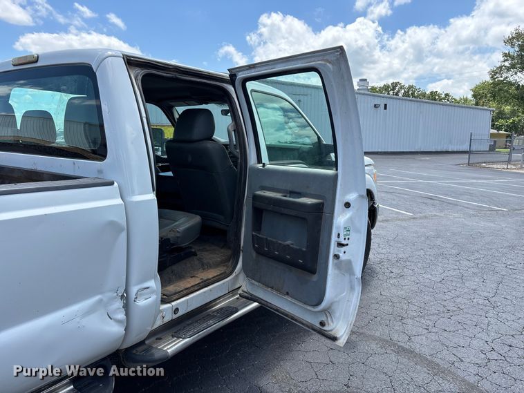 image for item FG0512 2012 Ford F250 Super Duty Crew Cab pickup truck