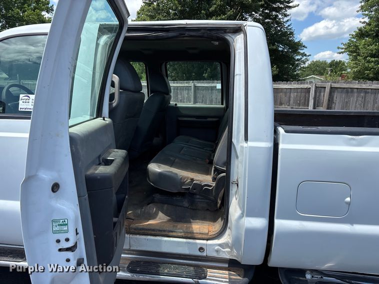 image for item FG0512 2012 Ford F250 Super Duty Crew Cab pickup truck