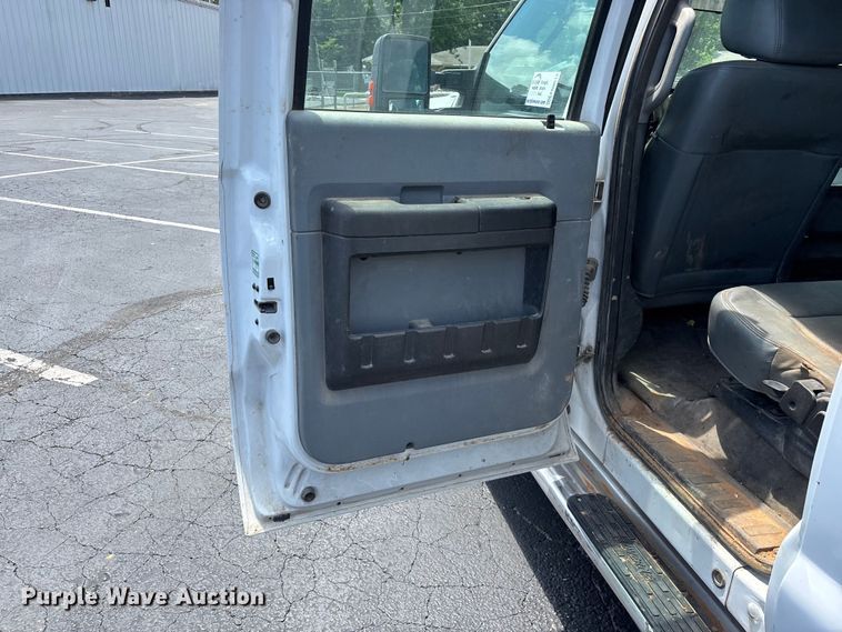 image for item FG0512 2012 Ford F250 Super Duty Crew Cab pickup truck