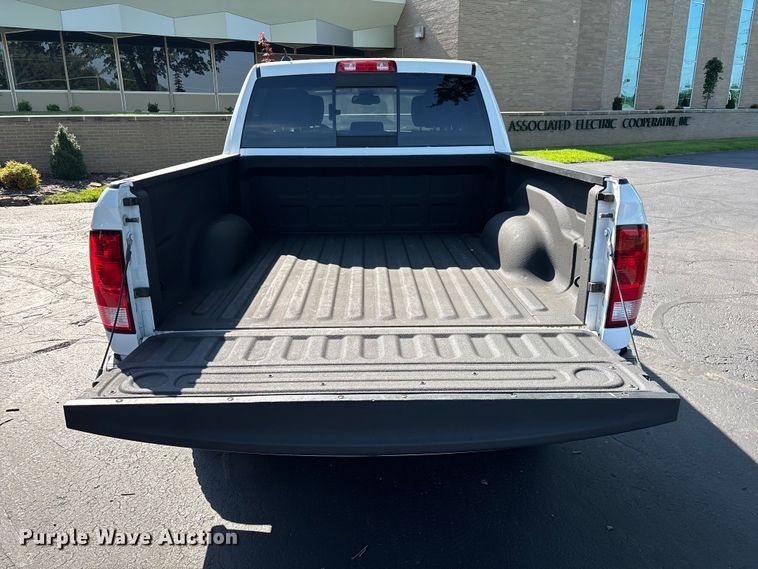 image for item FG0513 2019 RAM 1500 Crew Cab pickup truck