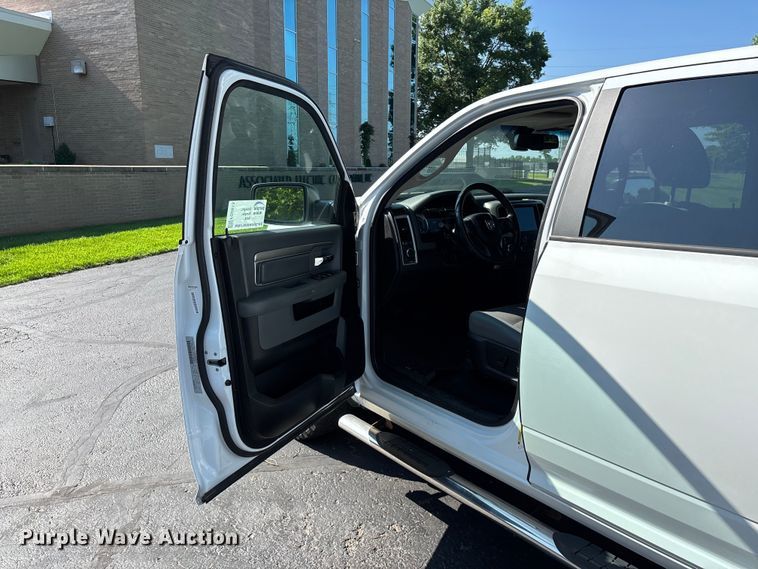image for item FG0513 2019 RAM 1500 Crew Cab pickup truck