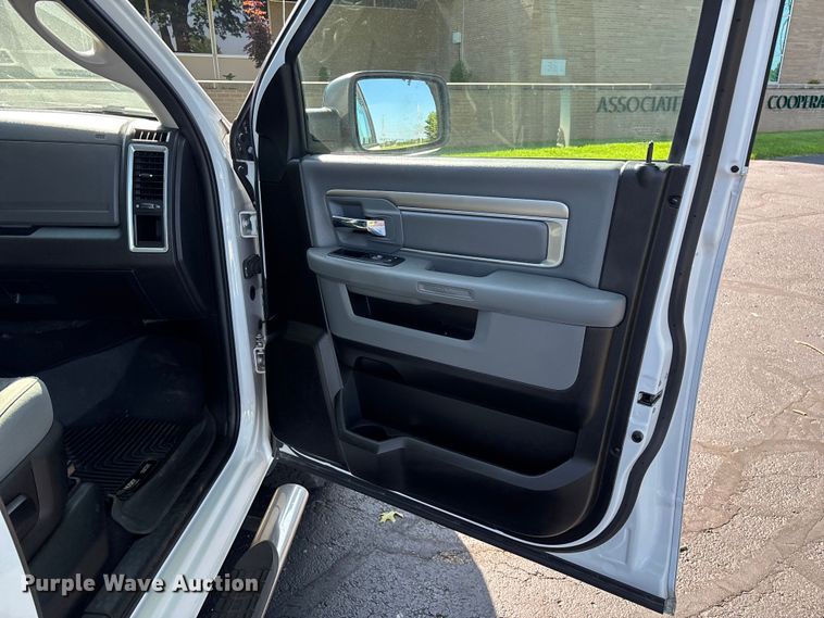 image for item FG0513 2019 RAM 1500 Crew Cab pickup truck