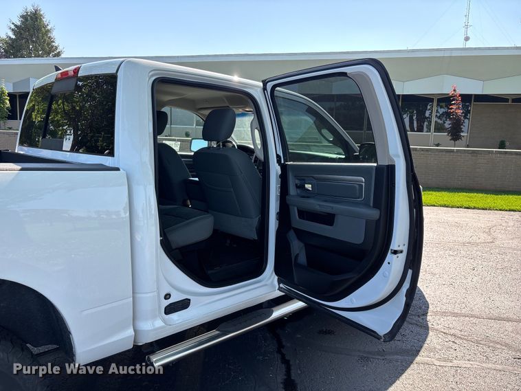 image for item FG0513 2019 RAM 1500 Crew Cab pickup truck