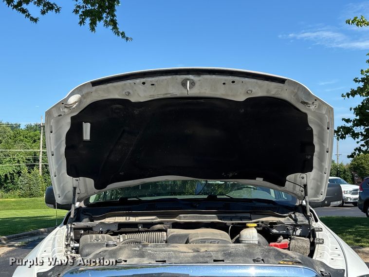 image for item FG0513 2019 RAM 1500 Crew Cab pickup truck
