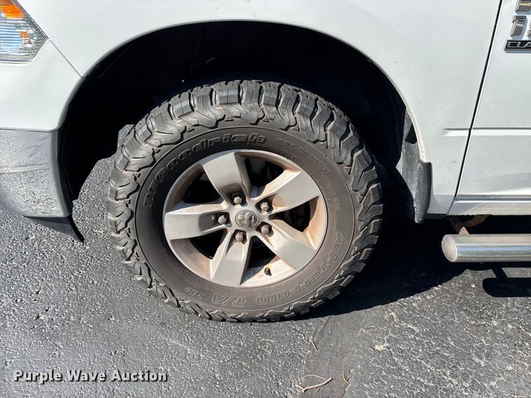 image for item FG0513 2019 RAM 1500 Crew Cab pickup truck