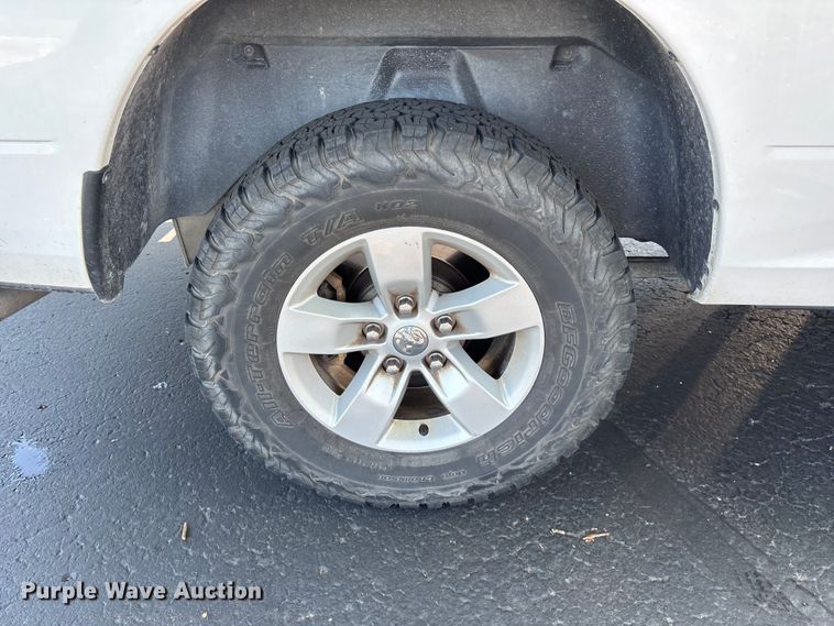 image for item FG0513 2019 RAM 1500 Crew Cab pickup truck
