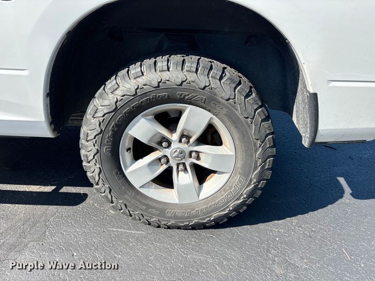 image for item FG0513 2019 RAM 1500 Crew Cab pickup truck