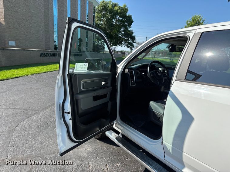 image for item FG0514 2019 RAM 1500 Crew Cab pickup truck