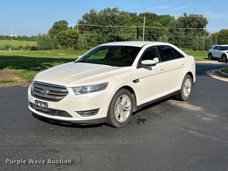 image for item FG0515 2019 Ford Taurus SEL 