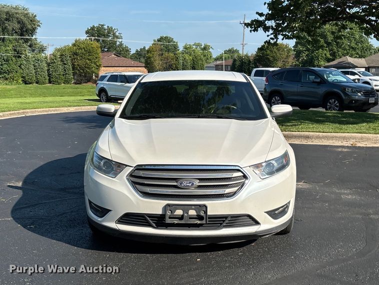 image for item FG0515 2019 Ford Taurus SEL 