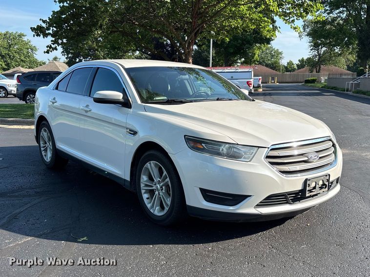image for item FG0515 2019 Ford Taurus SEL 
