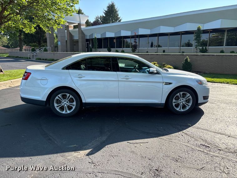 image for item FG0515 2019 Ford Taurus SEL 