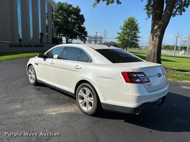 image for item FG0515 2019 Ford Taurus SEL 