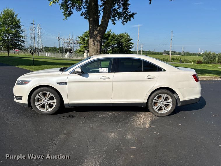 image for item FG0515 2019 Ford Taurus SEL 