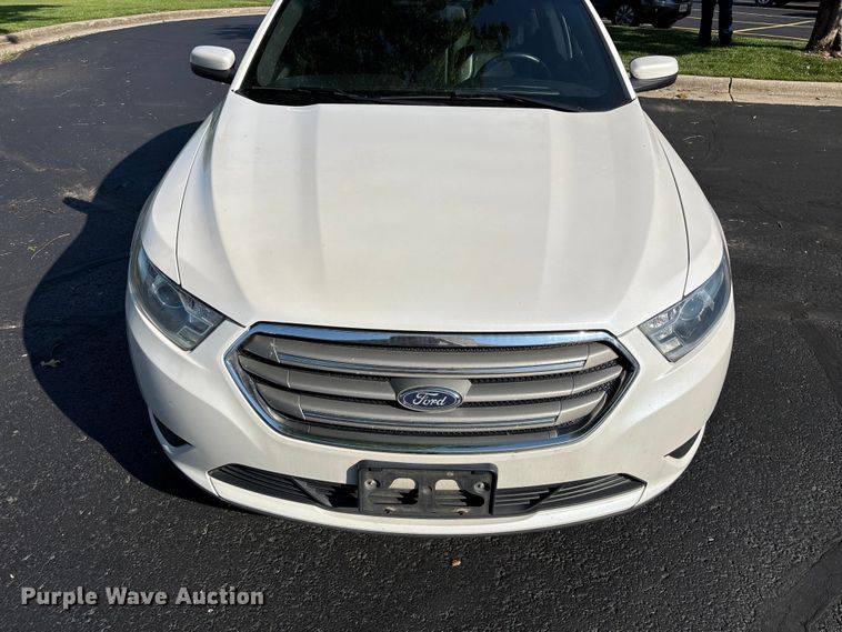 image for item FG0515 2019 Ford Taurus SEL 