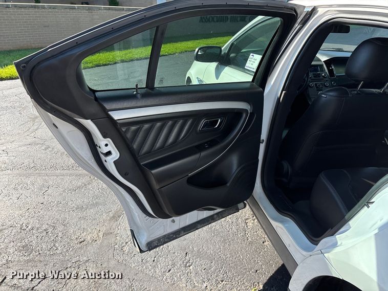 image for item FG0515 2019 Ford Taurus SEL 