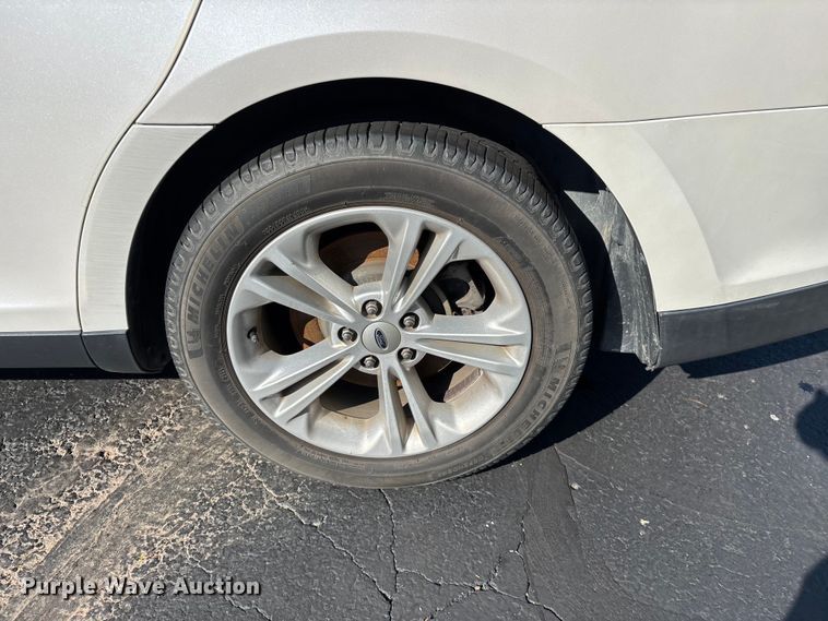 image for item FG0515 2019 Ford Taurus SEL 