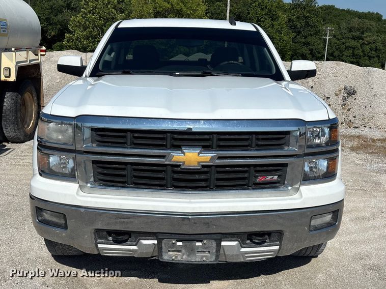 image for item FG0517 2015 Chevrolet Silverado 1500 Ext. Cab pickup truck cab and chassis