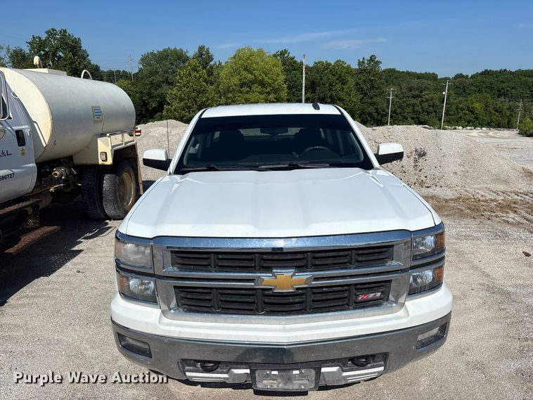 image for item FG0517 2015 Chevrolet Silverado 1500 Ext. Cab pickup truck cab and chassis
