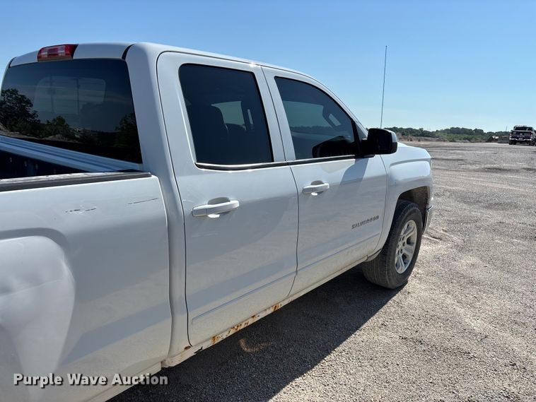 image for item FG0517 2015 Chevrolet Silverado 1500 Ext. Cab pickup truck cab and chassis