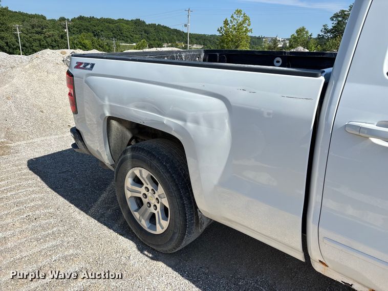 image for item FG0517 2015 Chevrolet Silverado 1500 Ext. Cab pickup truck cab and chassis