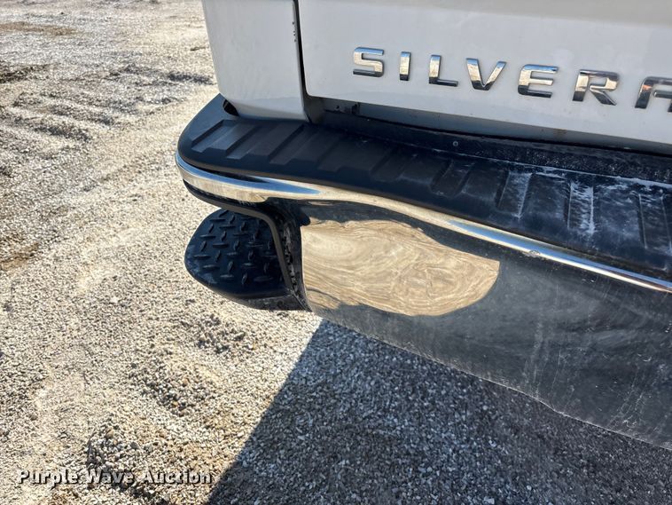 image for item FG0517 2015 Chevrolet Silverado 1500 Ext. Cab pickup truck cab and chassis