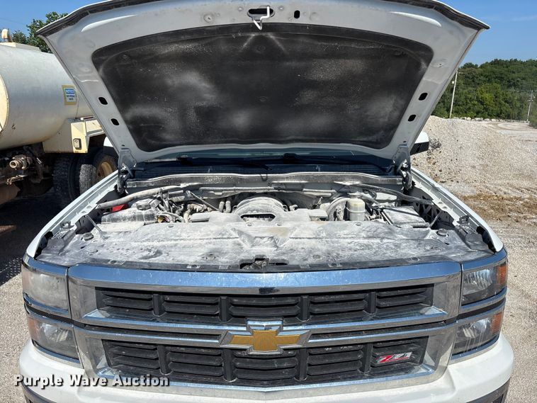 image for item FG0517 2015 Chevrolet Silverado 1500 Ext. Cab pickup truck cab and chassis