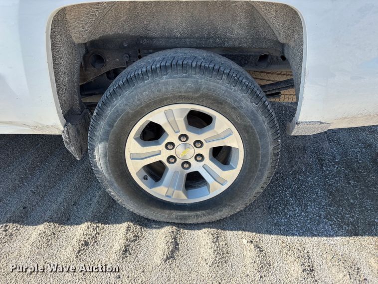 image for item FG0517 2015 Chevrolet Silverado 1500 Ext. Cab pickup truck cab and chassis