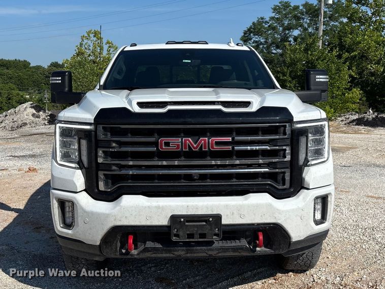 image for item FG0518 2023 GMC Sierra 3500HD Crew Cab pickup truck