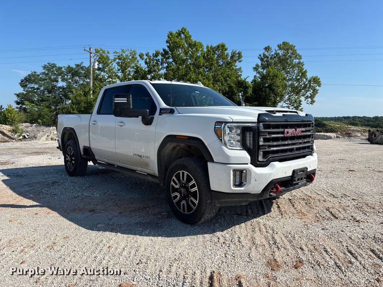 image for item FG0518 2023 GMC Sierra 3500HD Crew Cab pickup truck