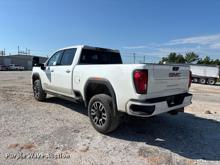 image for item FG0518 2023 GMC Sierra 3500HD Crew Cab pickup truck
