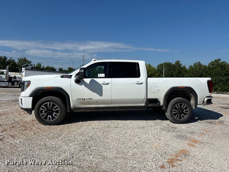 image for item FG0518 2023 GMC Sierra 3500HD Crew Cab pickup truck